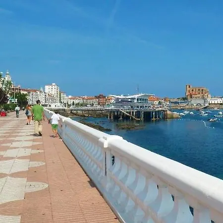 Olas Cotolino Con Parking A 2' De La Playa Castro Urdiales