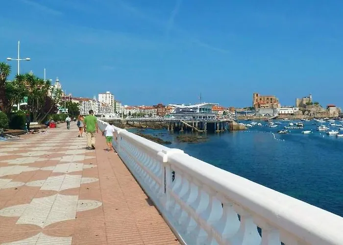 Olas Cotolino Con Parking A 2' De La Playa Castro Urdiales